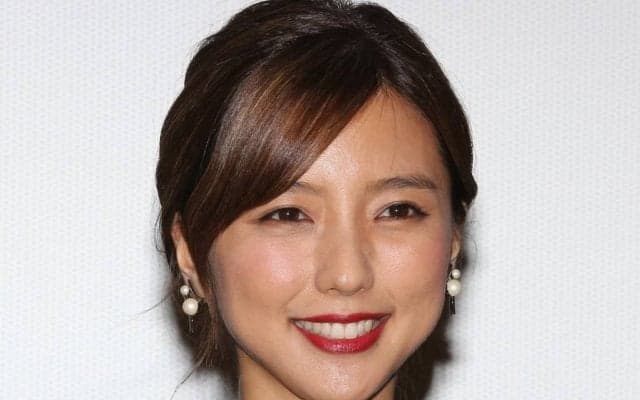 ｢スッピンでも可愛すぎる｣元サッカー日本代表の鹿島MF柴崎岳の美人アイドル妻、“若見え前髪”＆ルームウエア姿に絶賛の声
