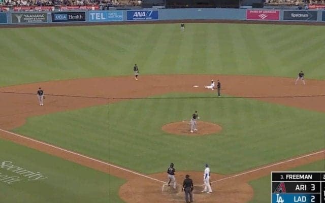 一体、何が起きた？ 大谷翔平の“足”でまさかの展開「ここで？」「メンタル強すぎ」 捕手ドン引き… とんでもないスピードで“爆速盗塁”「超ファインプレー」