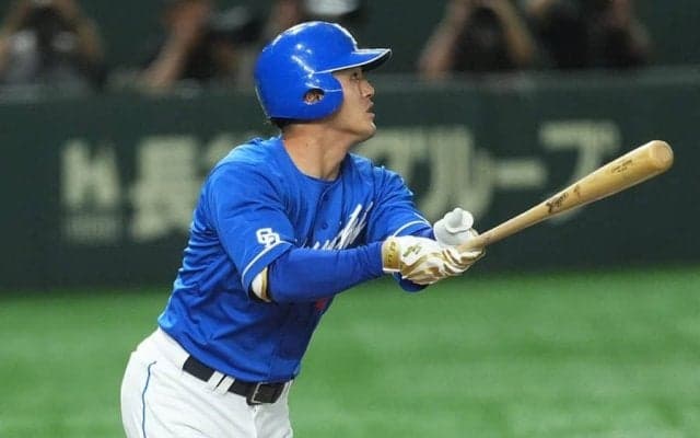 バウアーも呆然…戦力外→育成　這い上がった31歳の豪快弾が「もう福留孝介じゃん」