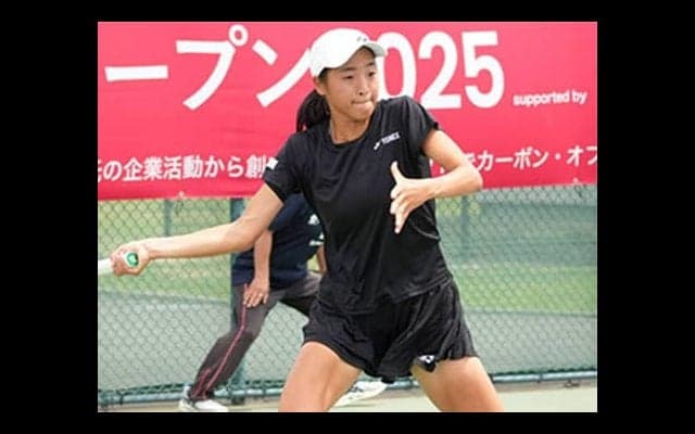 小山ほのり 10代対決制し8強