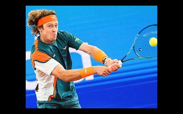 不調脱し4強「勝ちが必要」