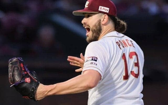 昨季防御率6点台の元NPB助っ人が覚醒！　韓国メディアがKBOで“無双”する背景を指摘「堅い組織の日本では苦労した」