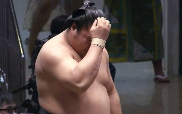 立ち合いで“頭が割れそう”な音に館内どよめき「すんげぇ音したぞ」「ゴボンっていった」