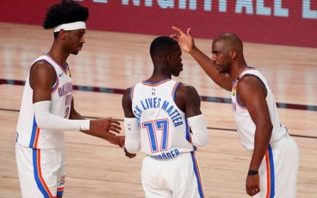 SGAの”メンター”がMVPトロフィー授与式に参列…「友達のようで、頼れる存在」