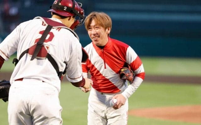 村上忍騎手が楽天戦で始球式！恒例「岩手競馬ナイター」で競馬の魅力発信