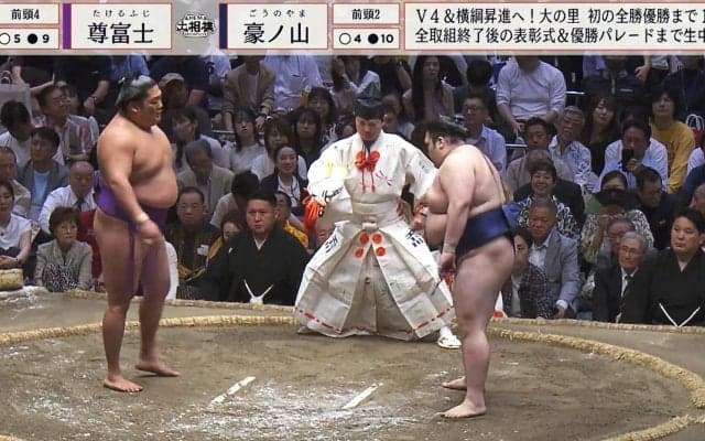 「本物だ」「めちゃくちゃ目立つ（笑）」大相撲中継に大物政治家の姿 安定の存在感にファン注目
