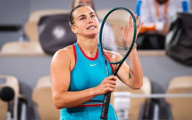 世界1位サバレンカ、オープニングマッチで1ゲームしか失わず初戦突破「またこの美しいコートで試合をするのが待ちきれない」[全仏オープン]