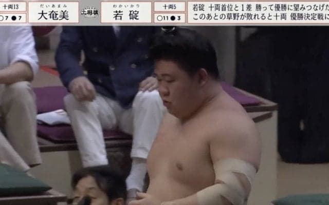 「滞空時間長すぎ！」「舞空術使った？」軽量力士、土俵際の驚異的なバランス感覚にファン驚愕「まじかよ」