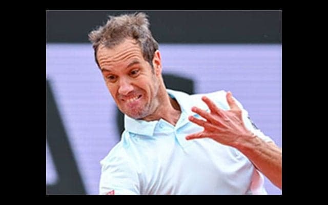  38歳ガスケ 引退大会で初戦突破 