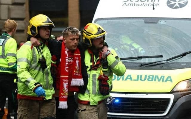 英リバプール、優勝パレード中に車突っ込む　英国籍の男を逮捕