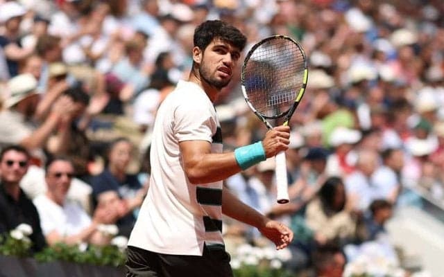 アルカラス、サービスゲームを落とさず快勝で2回戦進出。連覇へ向けて好スタート「初戦から良い感触が得られた」[全仏オープン]