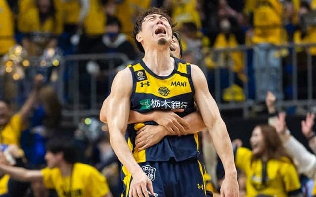 宇都宮・比江島慎「最後はケビンが背中を押してくれた」土壇場4QでV弾含む大爆発