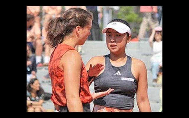  穂積絵莉ペア 完勝で全仏OP2回戦へ 