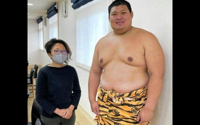 横綱大の里誕生　「大谷のようなスターに」入門時から知る女性も喜び
