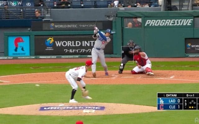 大谷翔平の打席で“激レア光景”「珍しいな」「根元か？」打球とバットが一緒にふっ飛んだ瞬間