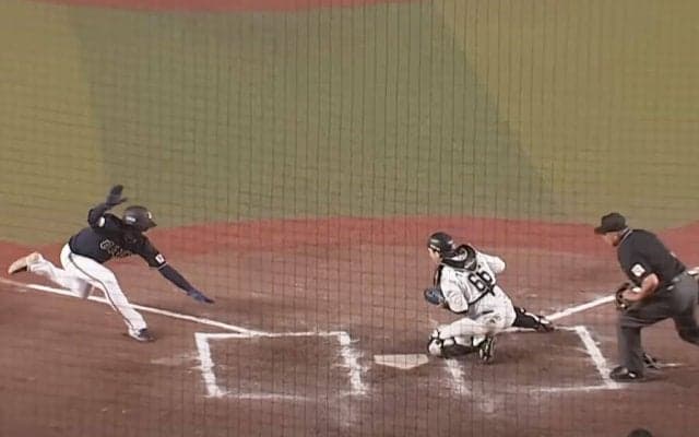 見逃さなかった“神走塁”に「球審すげぇ」　ファン感心…勝敗分けた一瞬「ナイスジャッジ」