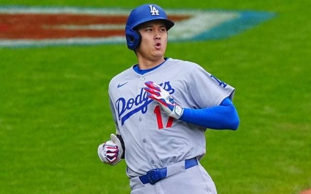 大谷翔平にまさかの指摘!?　球団スタッフのしぐさに苦笑い…X反響「王子様が登場」