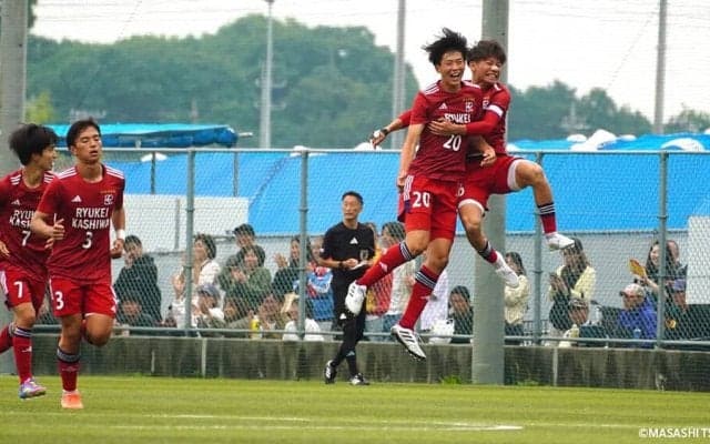 11年ぶりの青森山田戦勝利に響き渡った歓喜の歌声。コツコツと努力を重ねてきた流通経済大柏の“カメ”たちが躍動する必然の首位　高円宮杯プレミアリーグEAST 流通経済大柏高校×青森山田高校マッチレビュー