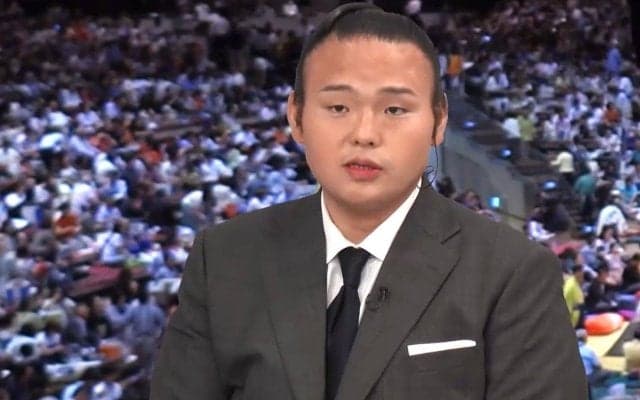 元貴景勝、“引退 湊川襲名披露”ポスターの写真に驚きの声「今の親方とは別人…」実況アナ驚愕 ファンも「コントラストがえぐい」【大相撲五月場所】