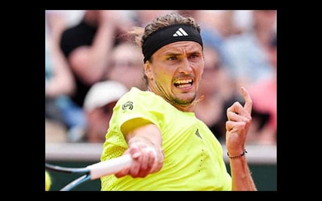  ズベレフ逆転勝ち、全仏OP3回戦へ 