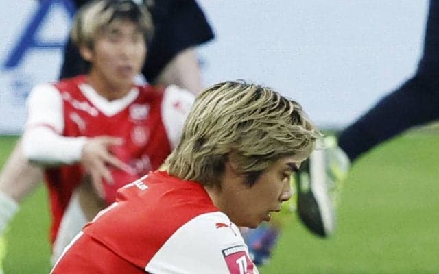 伊東純也は座り込み、中村敬斗は起き上がれず......スタッド・ランス、無念の２部降格