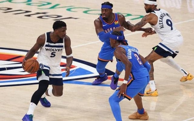 ウェスト決勝敗退で今季を終えたエドワーズ「この夏は猛練習する。誰よりもハードにね」