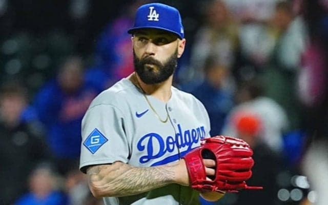 炎上→“取材逃亡”のド軍スコットに非難「君は違う」　米司会者が求めた102億円の責務