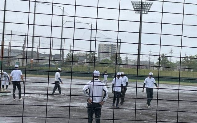 愛知招待試合は雨のため中断