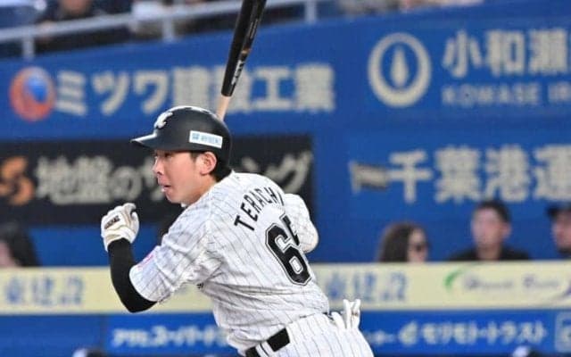 最下位ロッテに一筋の光　寺地隆成は球界屈指の「打てる捕手」になれるか