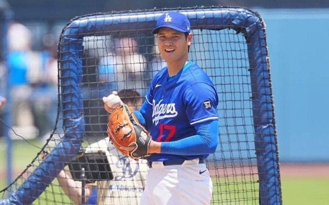 大谷翔平を前に…ヤ軍選手がまさかのスマホ撮影　試合3時間前、誰もが気になる二刀流の状態