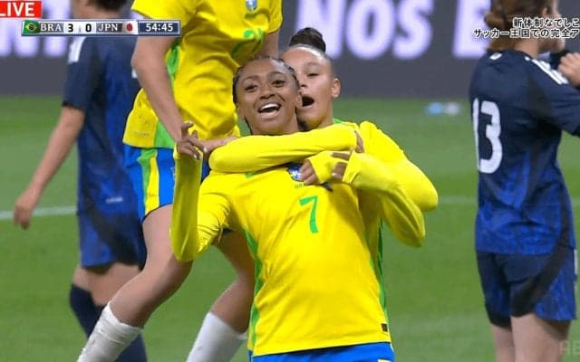 「ノリノリやなw」ブラジル女子FWが日本戦でダメ押し弾→ ドヤ顔で“謎セレブレーション”「ケロリン腹立つなw」「ダンス可愛い」