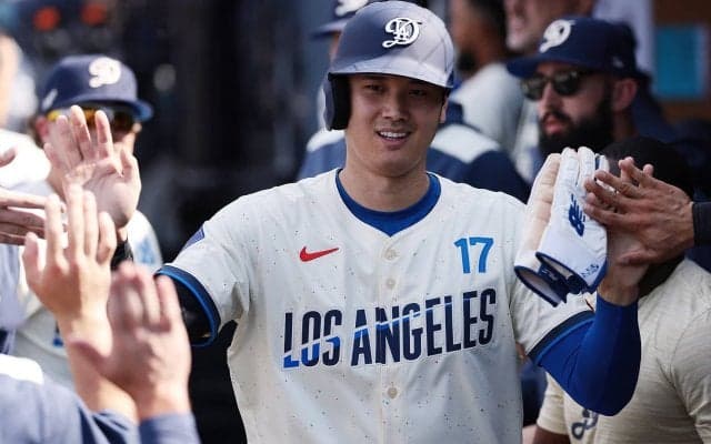 ドジャース、先発全員得点で18ー2の大勝！ロバーツ監督のバースデーを祝う　大谷翔平は2安打2得点で途中交代　敗れたヤンキースはジャッジが2HR