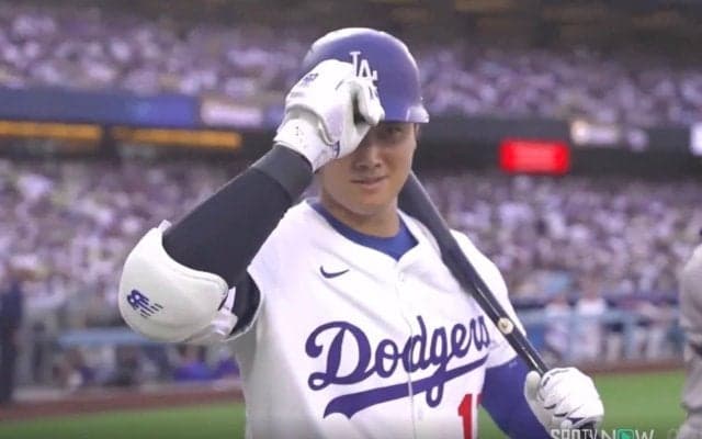 さすがに怒られる？ 大谷翔平がまたやった…「笑えない」 敵軍監督に笑顔で挨拶→直後に豪快アーチ「大谷さん何してんだよw」