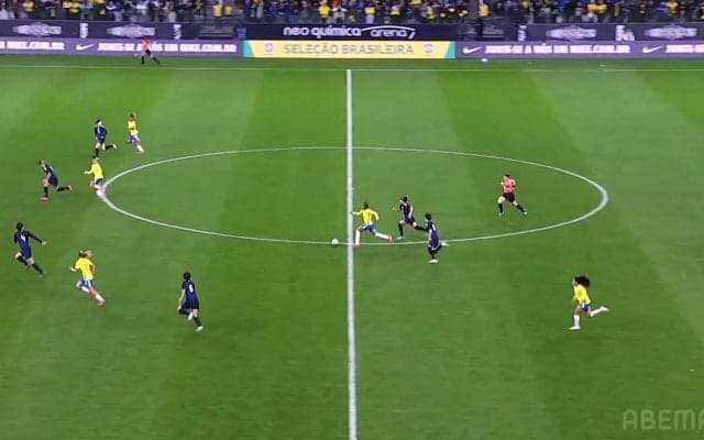 「レベチだ…」なでしこジャパン置き去りの“超加速ドリブル”にファン騒然！「推進力えぐい」「身体能力が違いすぎる」ブラジル女子FWケロリンがゴール演出の瞬間