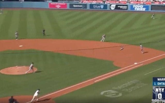 球場騒然！ 大谷翔平、高速ゴロで“まさかの光景”「危険すぎ」「スゴい音」 鋭い打球を相手野手が止められない