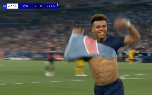 「これで10代は末恐ろしい」「怪物や」上半身バッキバキ、19歳のNEXTネイマールが話題沸騰「華もヤバい」超高速カウンターを華麗に仕上げてユニ脱ぎ捨て→イエローカードの瞬間