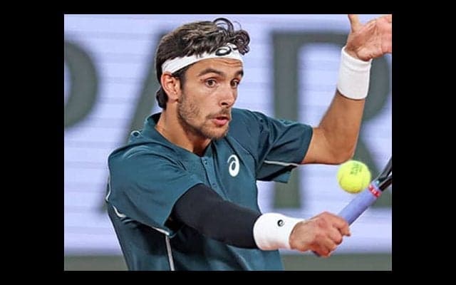  若手トップ10対決制し初の8強 