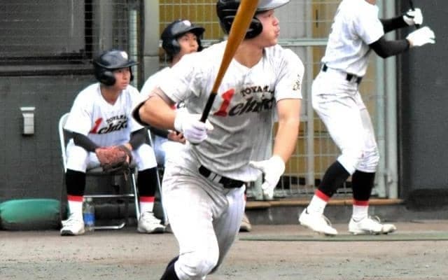 富山第一、7回に一気　継続試合制す　北信越地区高校野球