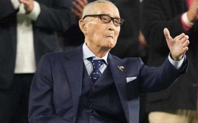 巨星墜つ　巨人軍　長嶋茂雄終身名誉監督　3日肺炎で都内の病院で死去　89歳　V9など野球界に多大なる貢献