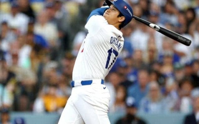 大谷翔平、9回好機で同点犠飛&7回に23号ソロ　終盤に追いつき本拠地は熱狂