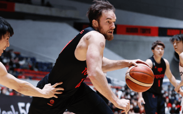 A東京一筋のザック・バランスキーが契約継続…「幸せすぎるぜ、12シーズン目もよろしく」