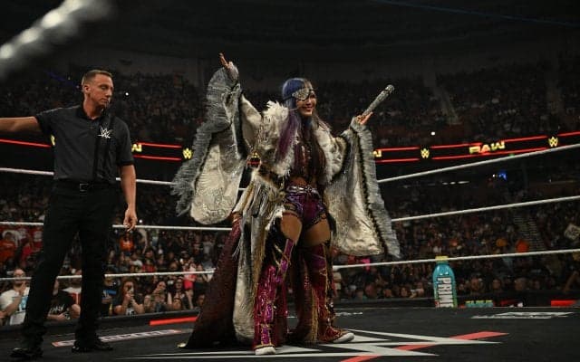 人気日本人女子レスラー、“仕上がりまくり”水着風コスチューム写真が大反響…復帰後の圧巻肉体美にファン驚愕「めっちゃ締まってる」