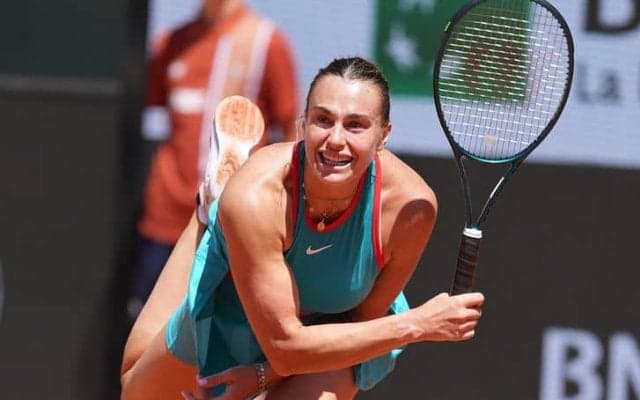 世界1位サバレンカ、失セット0で全仏OP2年ぶり4強！パリ五輪金のジェンを撃破