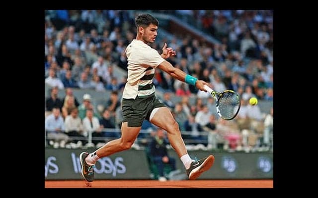  アルカラス 難敵に完勝で全仏OP4強 