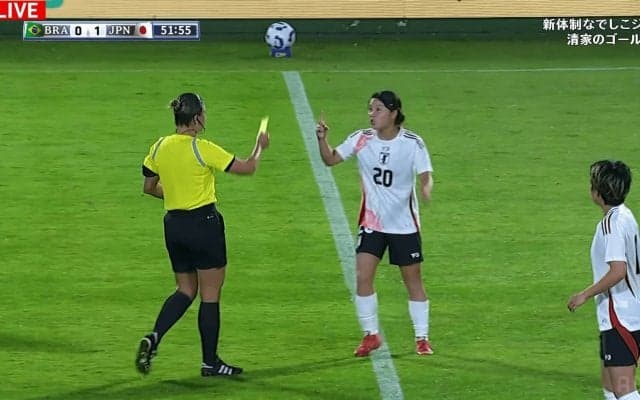 「グッド！マナカ！」なでしこ20歳逸材の“闘志”を指揮官＆解説者が称賛「気強いよね」「戦ってる」松窪真心が強靭デュエル→審判に猛抗議の一部始終