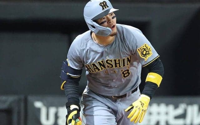 阪神・佐藤輝明、衝撃の1試合2発　本塁打レース独走の15号、年間39発ペース…エスコン騒然