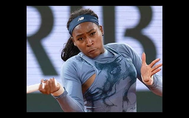 世界2位 逆転勝ちで全仏OP4強