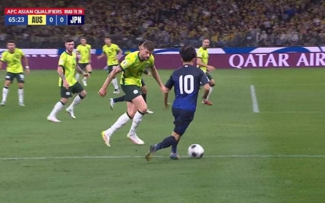 「次元違う」途中出場の“10番”久保建英、圧巻突破で即チャンス演出「突破力がレベチ」磁石のようなボールタッチ→極上過ぎる低弾道クロス炸裂の瞬間