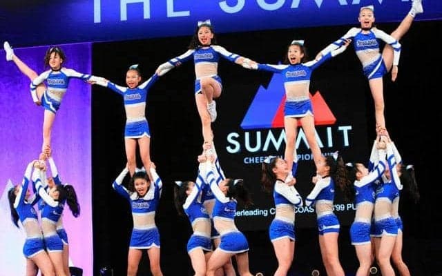 チア世界大会に初出場で初優勝　千葉「コースターズ’99」