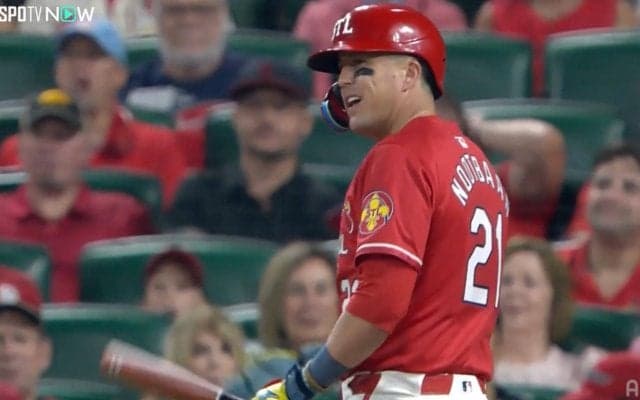 危ない！ヌートバー、あわや死球で怒り心頭？「おこだなw」「そりゃキレるわw」相手投手を睨みつけ→バットを投げ捨てる瞬間